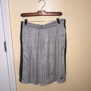MENS NIKE DRI FIT SHORT